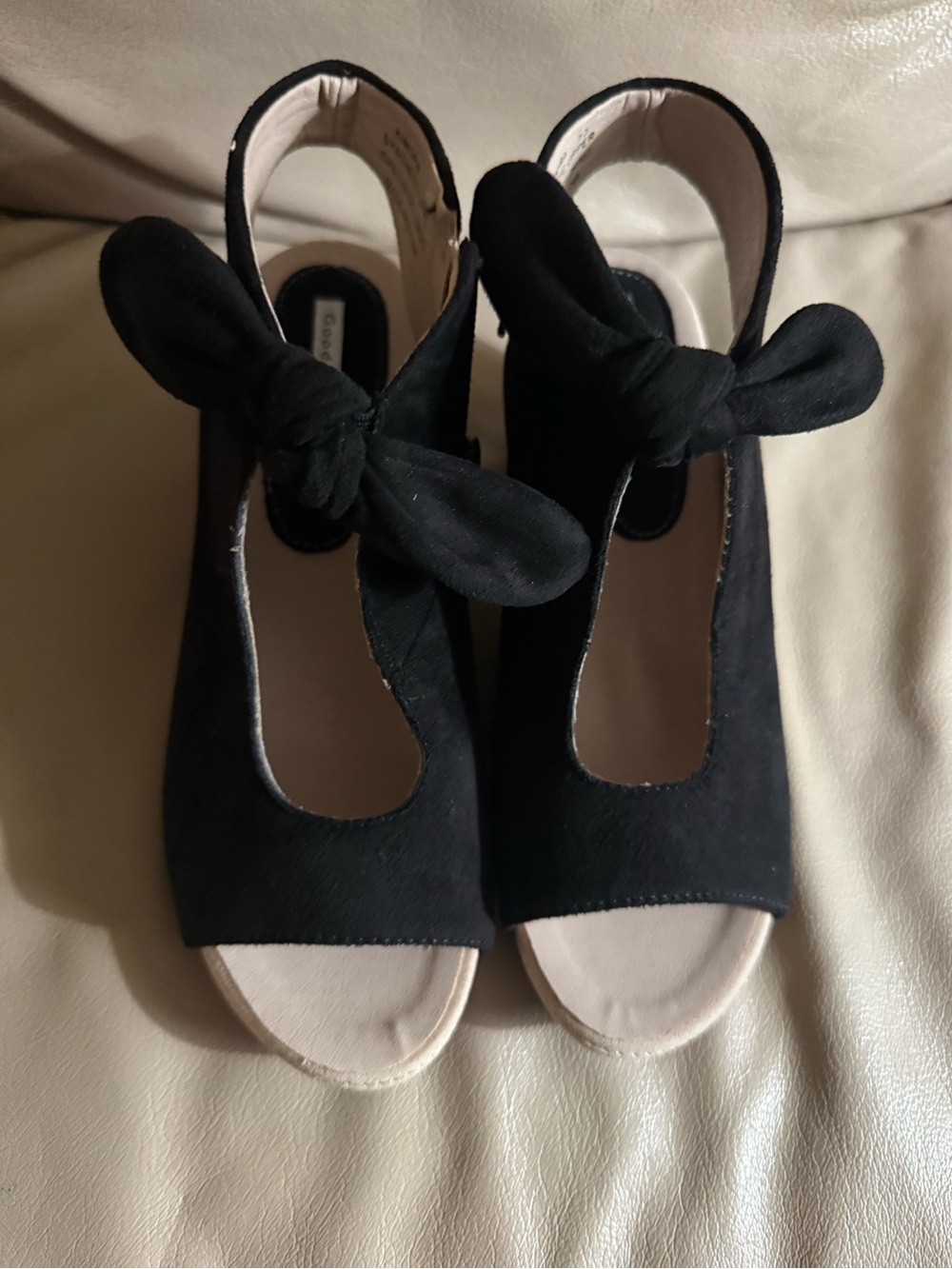 Women’s Black Bow Peep-Toe Wedge Sandals